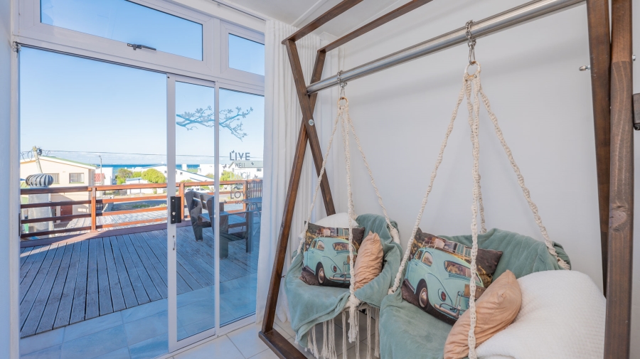 6 Bedroom Property for Sale in Struisbaai Western Cape